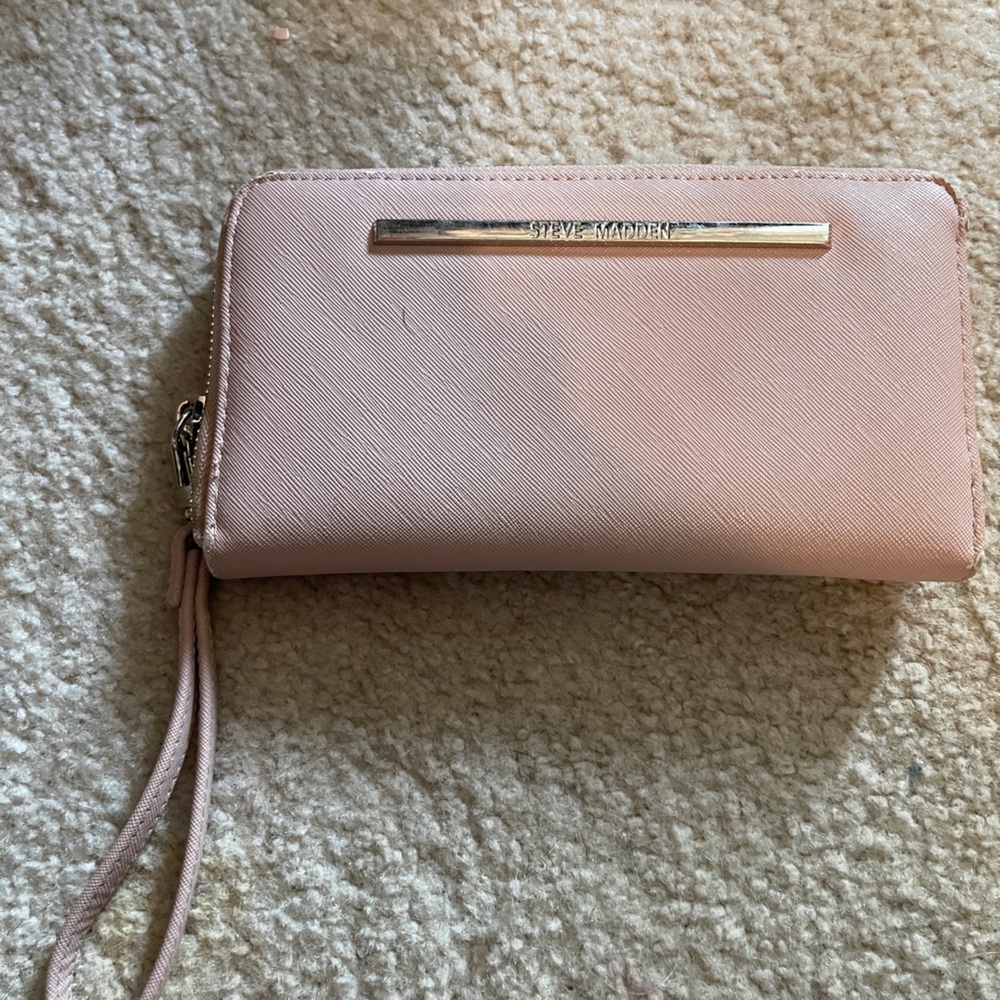 Ladies Steve Madden Leather Clutch Wallet/ Pink